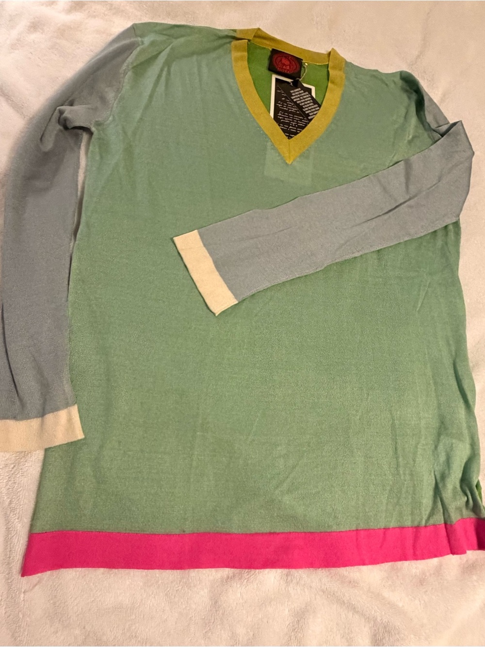 Happy Sheep Colorblock V-Neck Sweater in Light Green with Pink Hem